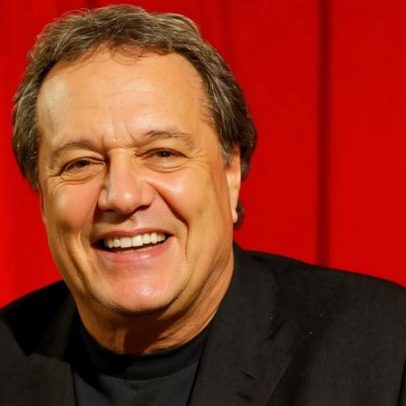 Dennis Carvalho fala sobre a tragédia do filho gêmeo em cena com Torloni