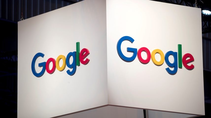 Logo do Google em uma convenção de tecnologia em Paris, na França, em 25 de maio de 2018 — Foto: CHARLES PLATIAU/Reuters