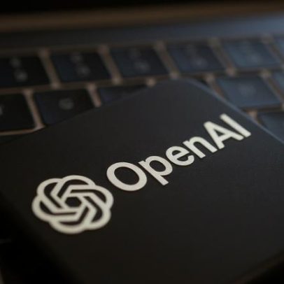 OpenAI desenvolve dispositivos de IA, incluindo alto-falantes