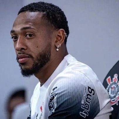 Martínez retorna ao Corinthians com lesão no joelho e futuro em aberto