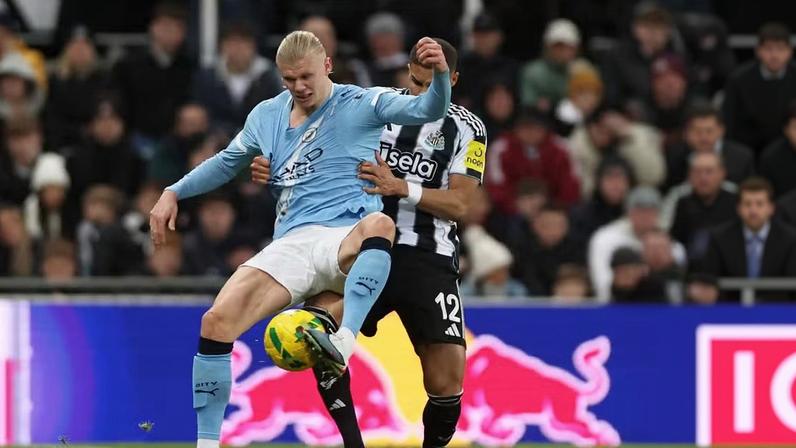 Manchester City e Newcastle voltam a se enfrentar na semifinal da Copa da Liga Inglesa — Foto: Reuters