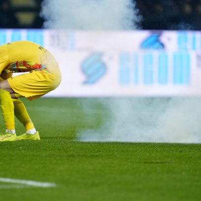Goleiro é atingido por rojão em partida do Campeonato Italiano