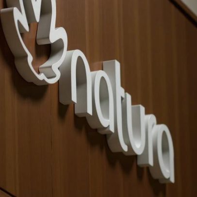 Natura encerra venda da Avon na Rússia e avança na simplificação operacional