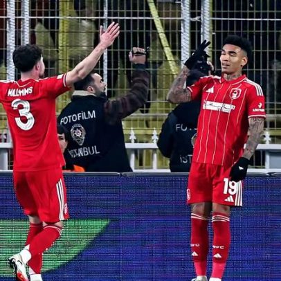Igor Jesus brilha; Forest vence Fenerbahçe por 3 a 0 na ida dos playoffs