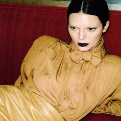 Kendall Jenner fica quase irreconhecível com sobrancelhas descoloridas