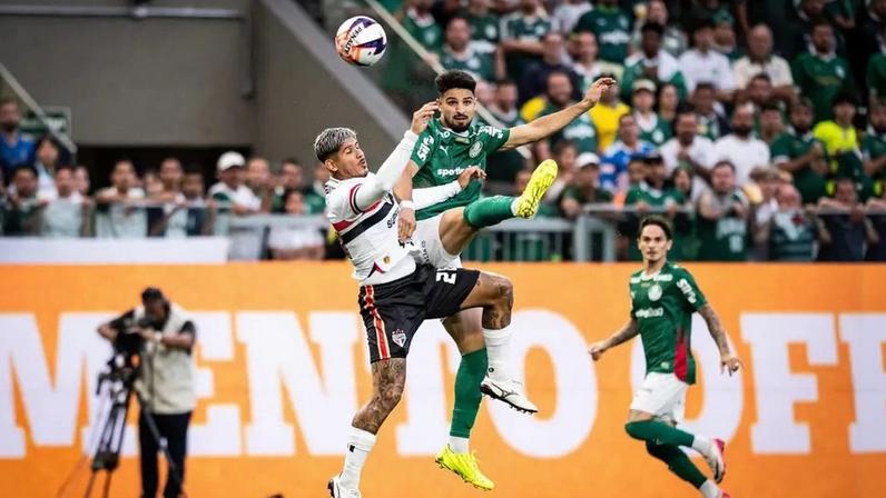 Palmeiras e São Paulo se enfrentando pelo Campeonato Paulista (Foto: REBECA SCHUMACKER/AGENCIA ENQUADRAR/GazetaPress)
