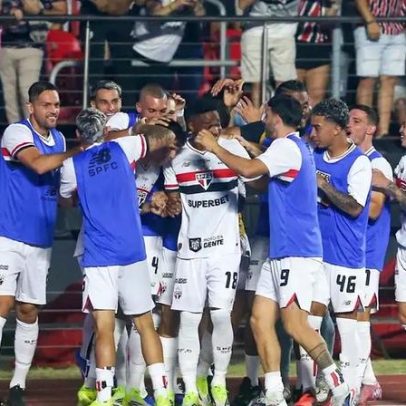 Crespo muda São Paulo para manter invencibilidade contra o Grêmio no Morumbi
