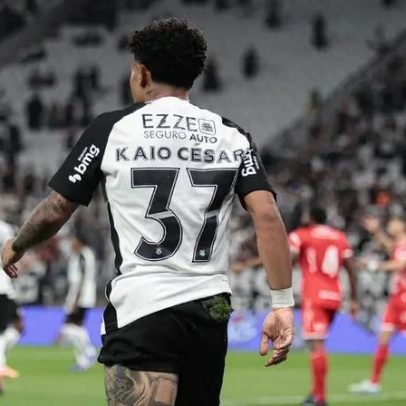 Dorival Júnior define data de retorno de Kaio César no Corinthians