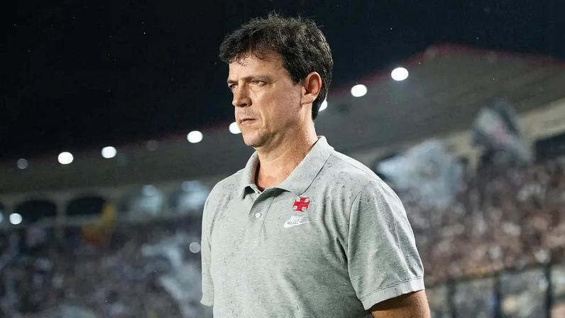 Fernando Diniz foi demitido após derrota do Vasco para o Fluminense (Foto: DELMIRO DOS SANTOS JUNIOR/MOCHILA PRESS)