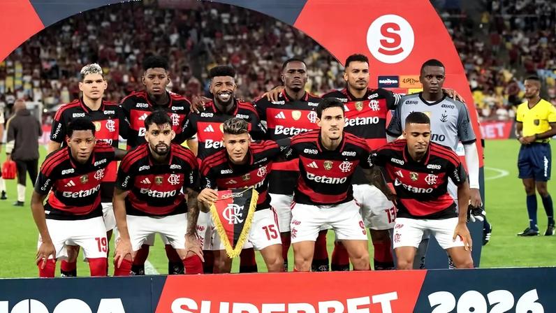 Jogos de hoje: onze inicial do Flamengo antes da partida contra o Sampaio Corrêa pelo Campeonato Carioca, no Maracanã (Foto: Delmiro dos Santos Junior/Gazeta Press)