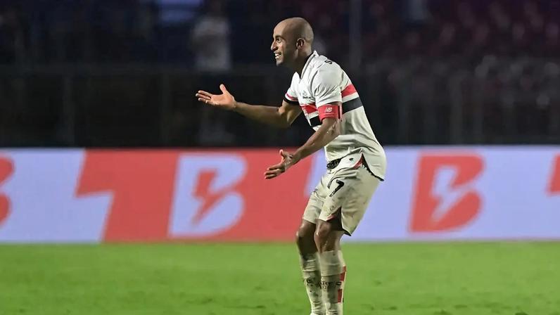 Lucas Moura em ação pelo São Paulo (Foto: Eduardo Carmim/Photo Premium/Gazeta Press)