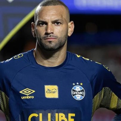 Torcedores do Palmeiras se chocam com lance de Weverton no Brasileirão