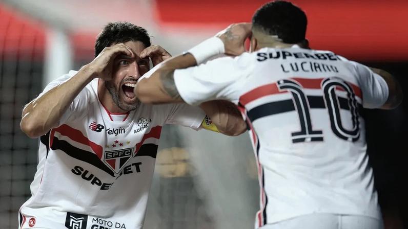 Calleri marcou o segundo gol contra o Grêmio (Foto: Marcello Zambrana/AGIF/ Gazeta Press)