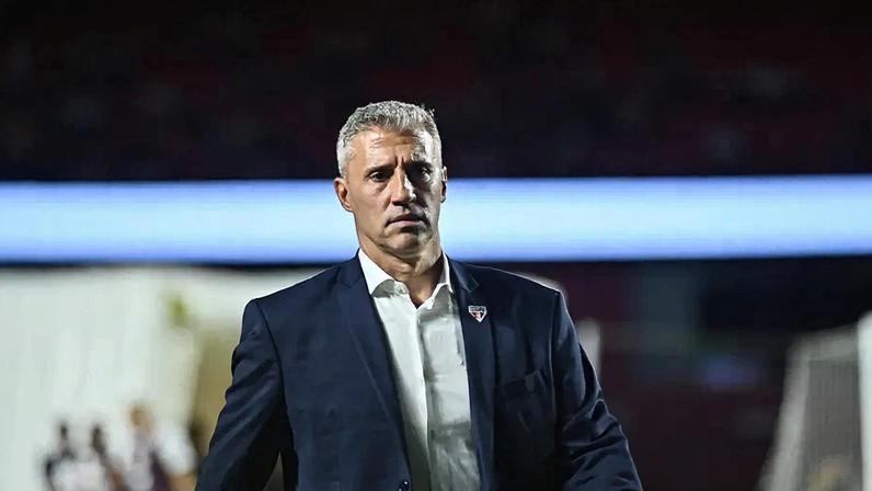 Diretoria do São Paulo tem confiança no trabalho de Crespo (Foto: Renato Gizzi/E.Fotografia/Gazeta Press)