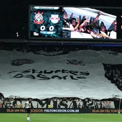Zakaria acompanha vitória do Corinthians sobre o Bragantino na Neo Química Arena