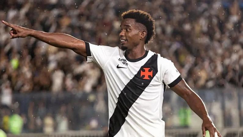 Thiago Mendes em campo na partida entre Vasco e Bahia (Foto: Vyctor Santos/Pera Photo Press)