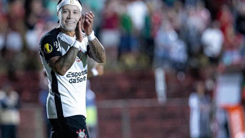 Memphis, atacante do Corinthians (Foto: Léo Barrilari/GazetaPress)