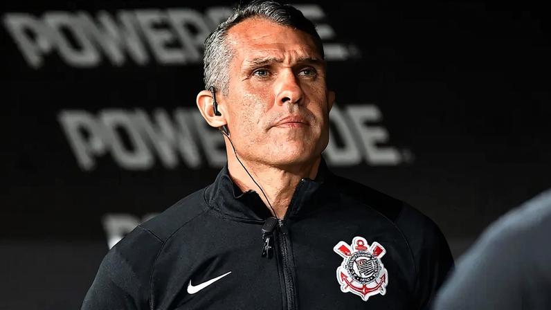 Bruno Lazaroni assume Vasco como interino após saída de Diniz