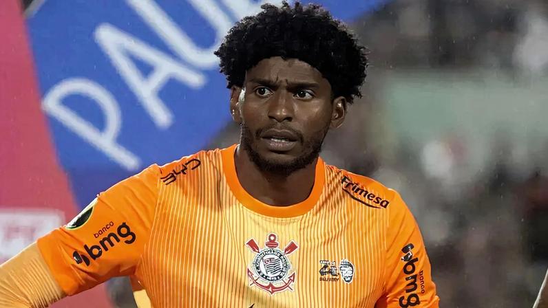 Hugo Souza vive grande momento na carreira (Foto: Theo Daolio/Mochila Press/Gazeta Press)