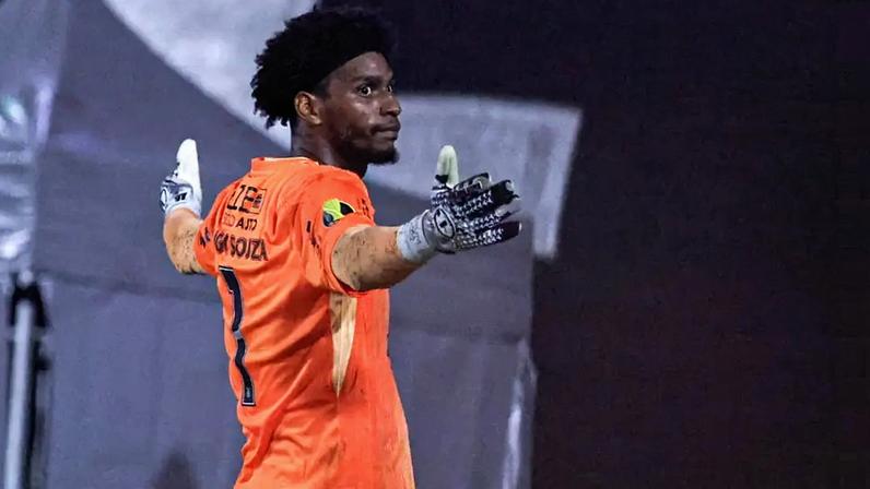 Hugo Souza, goleiro do Corinthians (Foto: Everton Okubo/Agência F8/Gazeta Press)