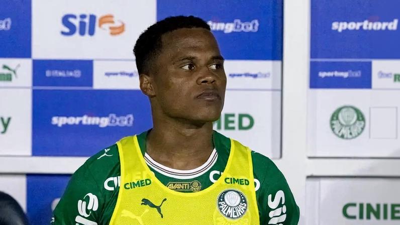 Arias no banco em Palmeiras x Fluminense (Foto: MARCUS ANGELO/Photo Premium/Gazeta Press)