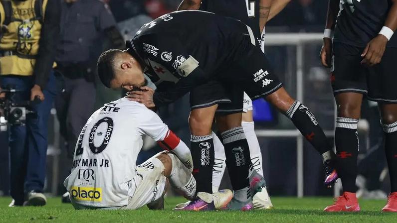 Neymar e Coutinho em Vasco x Santos (Foto: Léo Barrilari/GazetaPress)