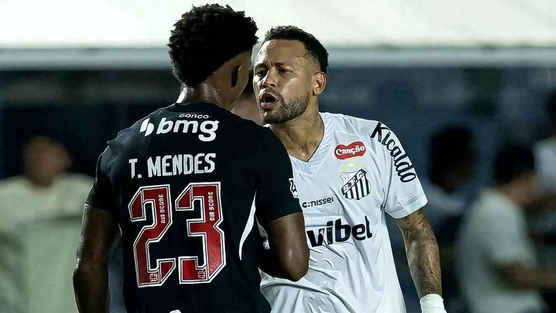 Neymar e Thiago Mendes discutem em Vasco x Santos (Foto: LEO BARRILARI/Gazeta Press)