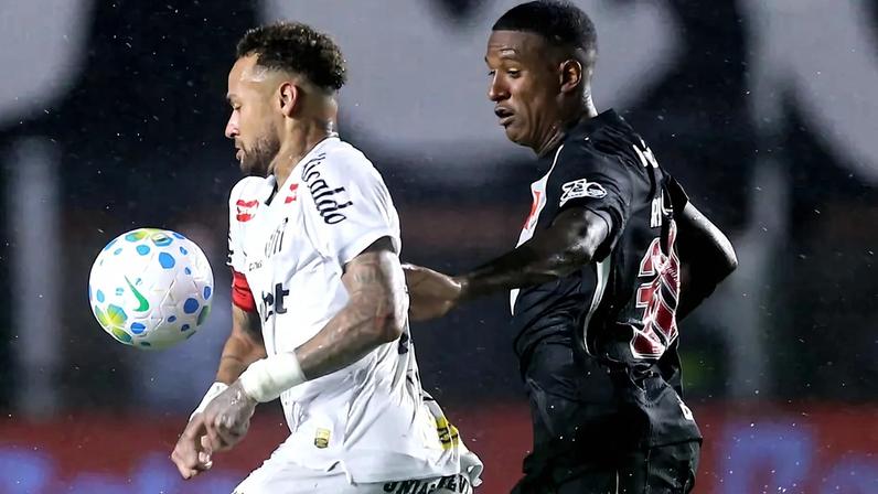 Robert Renan disputa a bola com Neymar em Santos x Vasco (Foto: Guilherme Dionizio/Código19/Gazeta Press)