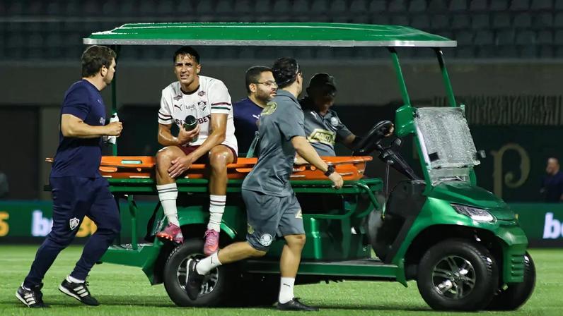 Bernal saiu lesionado da partida contra o Palmeiras (Foto: Vinicius Nunes/Agência F8/Gazeta Press)