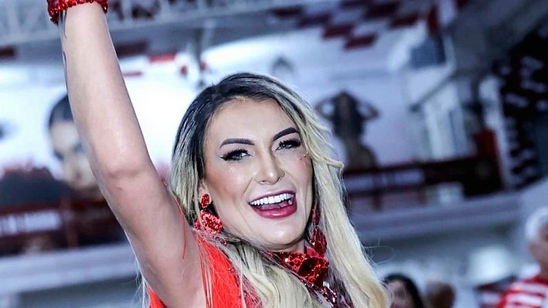 300 mil cristais e mais! Andressa Urach revela detalhes da fantasia de luxo para desfile do Carnaval 2026 na Porto da Pedra