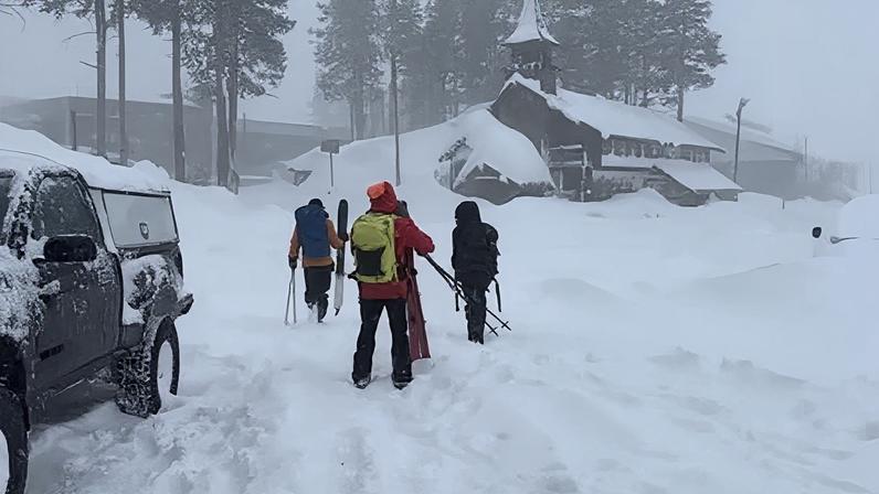 Emergency responders deploy to rescue skiers and find others caught in avalanche near Lake Tahoe, on 17 February.