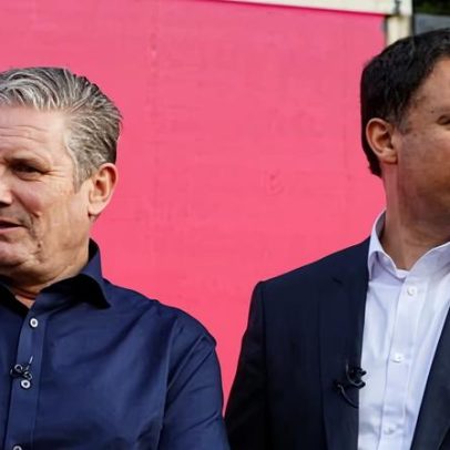 Anas Sarwar afirma que Starmer pode atuar na Escócia após pedido de renúncia