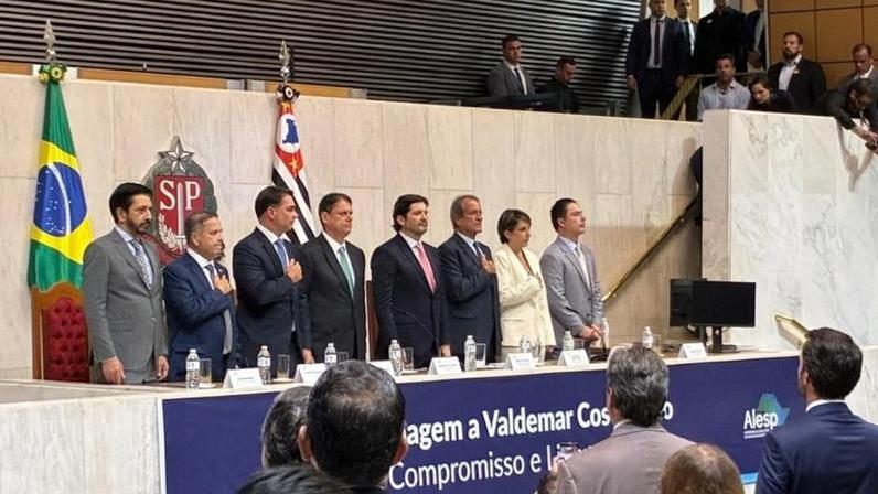 27.fev.2025 - O presidente nacional do PL, Valdemar Costa Neto, é homenageado na Alesp (Assembleia Legislativa de São Paulo)