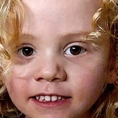 Polícia retorna à casa de Gus Lamont em busca de novas evidências