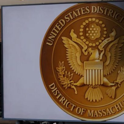Juiz dos EUA rejeita política de Trump para deportações rápidas a países alternativos
