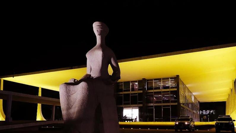 Para analistas, crise do Supremo reforça discurso 'antissistema', o que pode repercutir na eleição