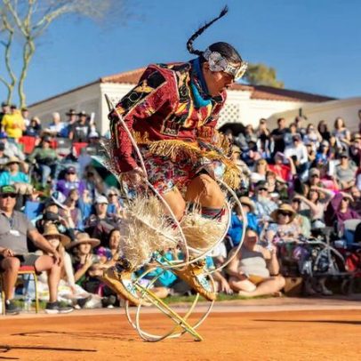 Museu no Arizona sedia campeonato mundial de hoop dance