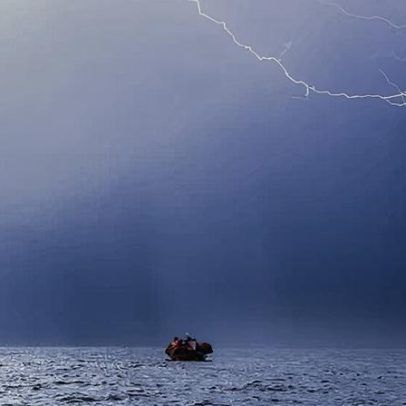 53 mortos ou desaparecidos após barco de migrantes capota no Mediterrâneo