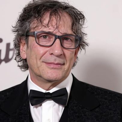 Juízes dos EUA rejeitam processos que acusavam Neil Gaiman de agressão sexual