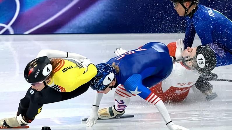 Polish speed skater Kamila Sellier was injured during a collision in the women’s 1500m quarter-finals on Friday.