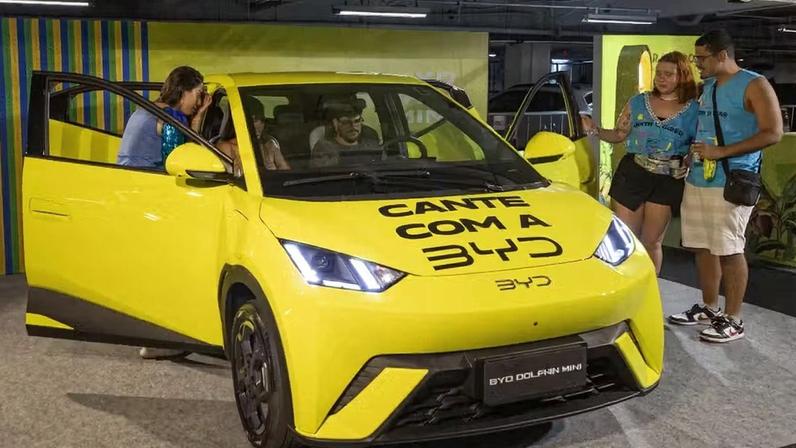 Convidados do Camarote QUEM O GLOBO podem ver todas as funcionalidades do BYD Dolphin Mini.