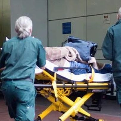 NHS: escassez de cimento ósseo ameaça cirurgias de quadril e joelho