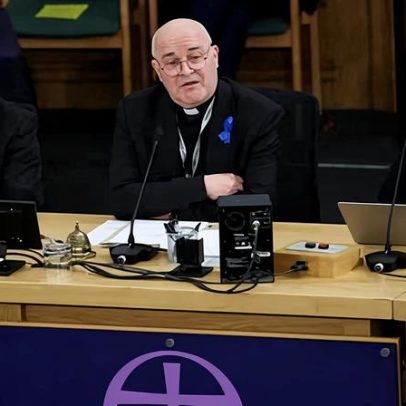 Sinodal Geral da Igreja da Inglaterra interrompe ações sobre igualdade LGBTQ+