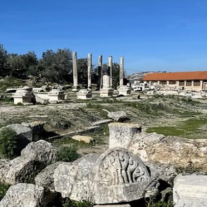 Palestinos protestam contra plano israelense de confiscar site histórico