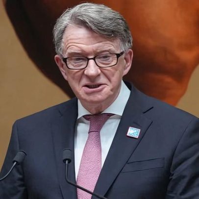 Global Counsel chama administradores, responsabilizando Peter Mandelson por maelstrom