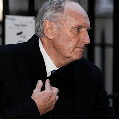 Paul Dacre contesta alegações de que o Mail violou a lei ao visar Doreen Lawrence