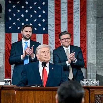 Trump exagera conquistas e ataca democratas no discurso da União mais longo