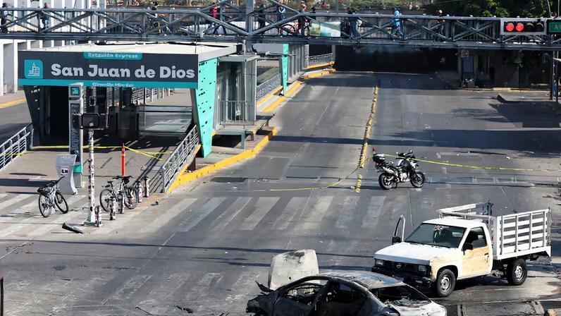 Vehicle fires and roadblocks following security operation in Mexico