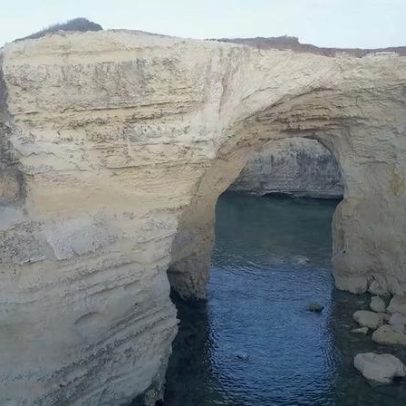 Arco dos Amantes desaba no Dia de São Valentim na costa Adriática da Itália