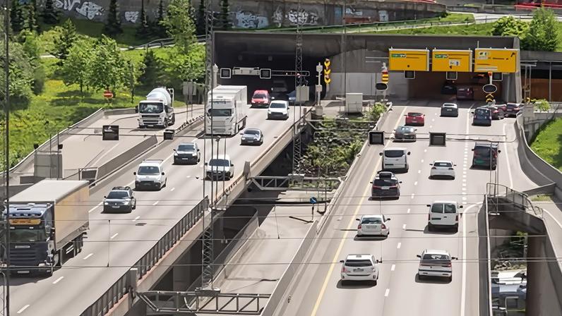 Traffic using the Ekeberg tunnel, a main Oslo thoroughfare. Battery electric vehicles made up 95.9% of new car sales in Norway in 2025.